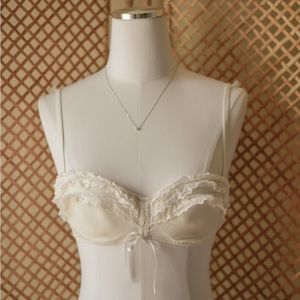 “I do” Victoria’s Secret Collection bra